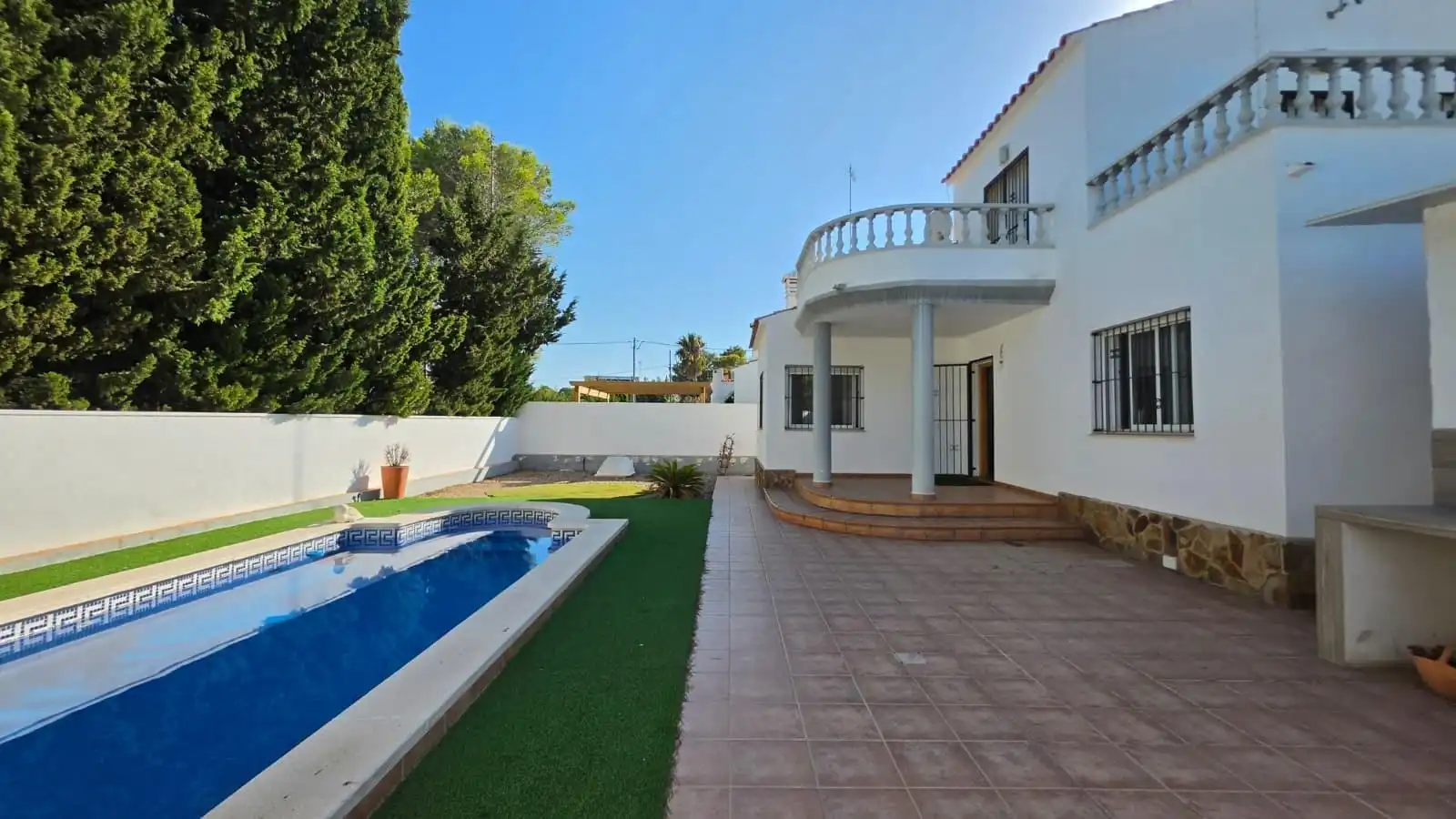 House with pool for sale in Les Tres Cales