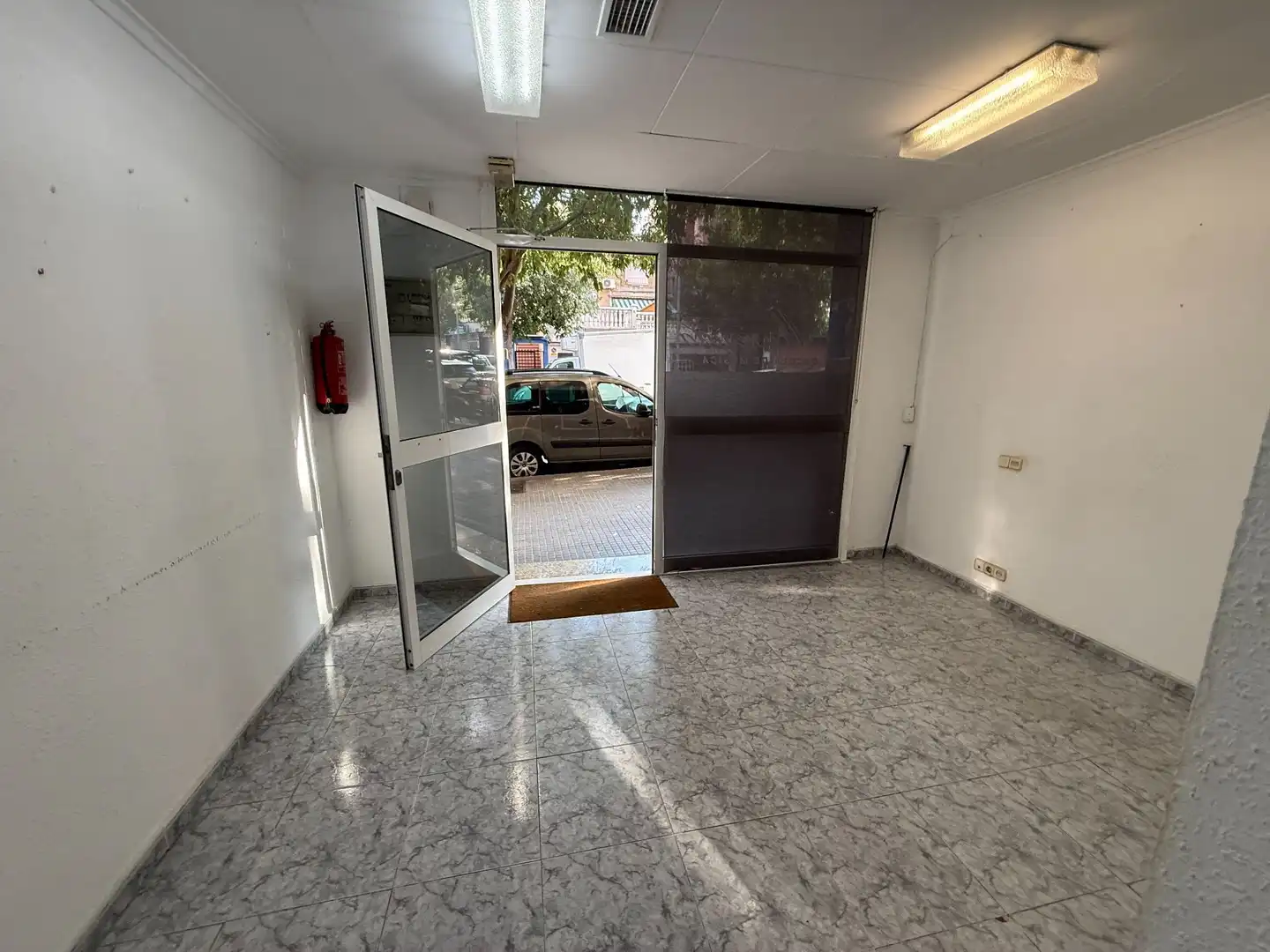 Local comercial en alquiler en Mossen Camil Rosell, imagen 4