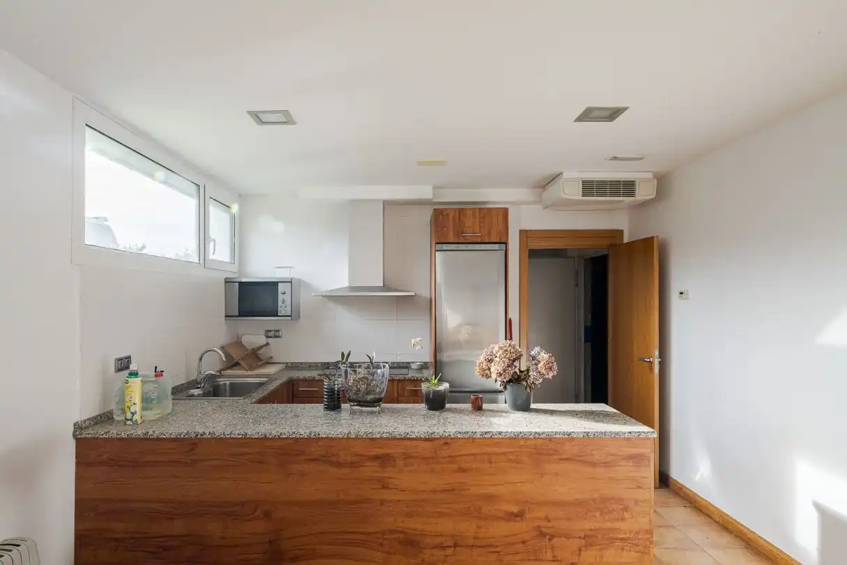 Küche von Wohnung zum Verkauf in Hondarribia mit Heizung, Privatgarten und Terrasse
