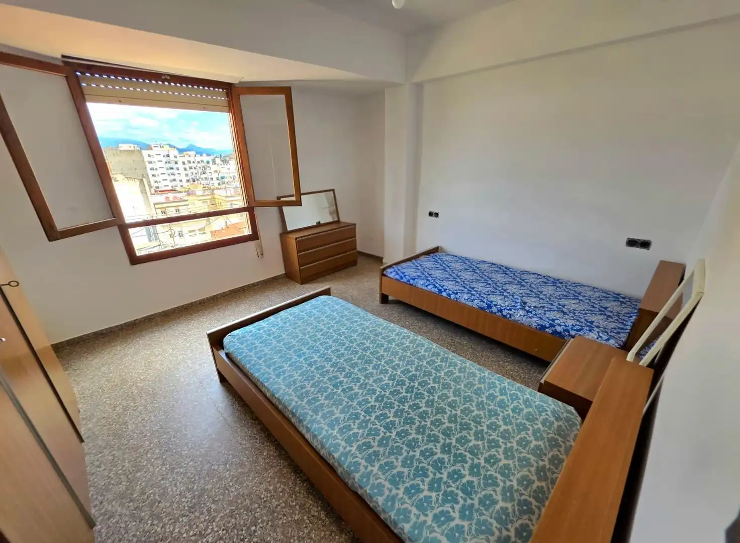 Habitación de Piso en venta en Castellón de la Plana / Castelló de la Plana con Terraza