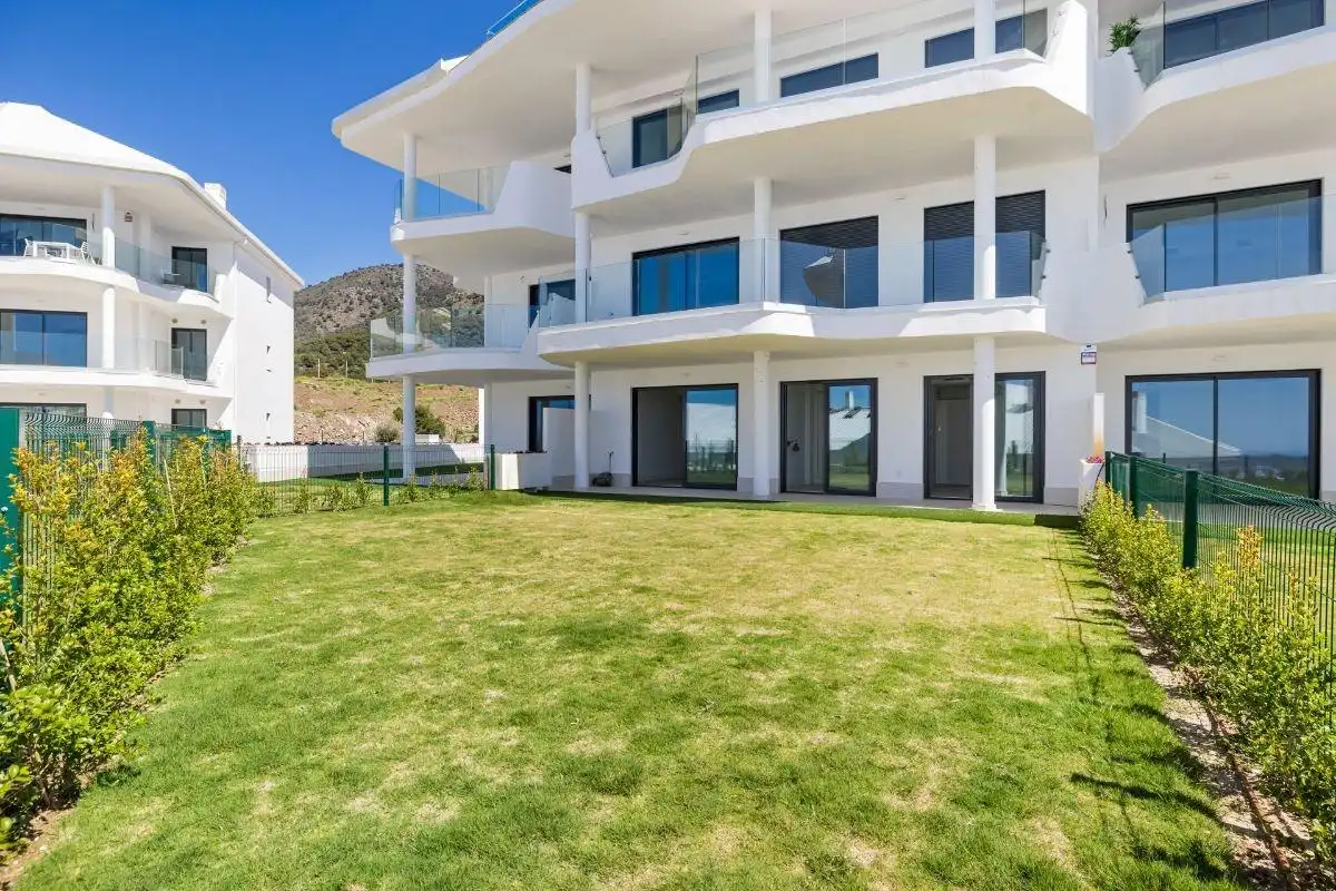 Apartamento con piscina en venta en Puerto Deportivo, imagen 5