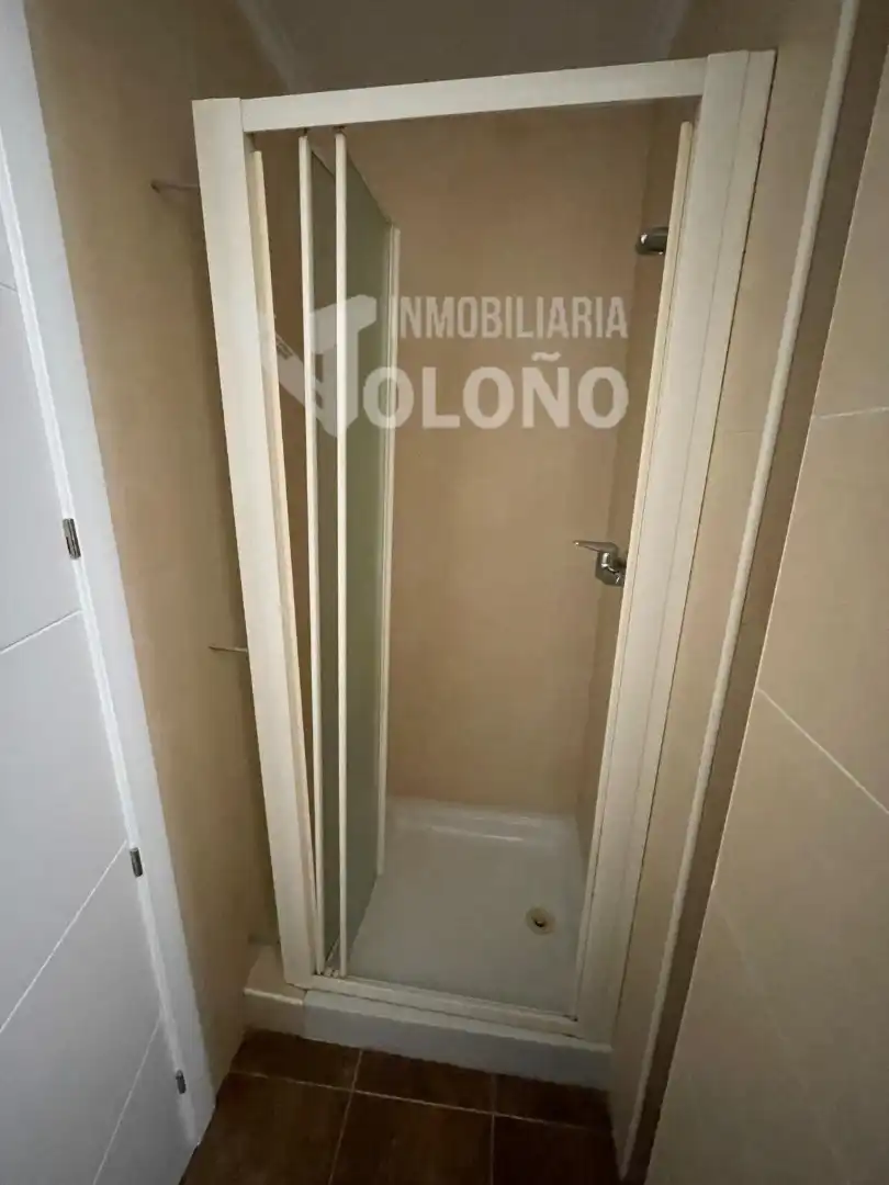 Habitación de Apartamento en venta en Haro con Calefacción, Parquet y Trastero