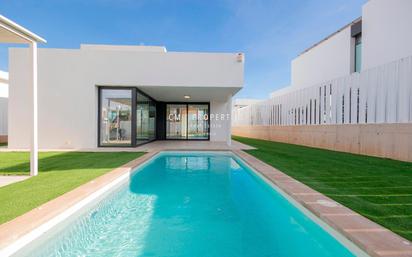 Vista exterior de Casa o xalet de lloguer en Bétera amb Aire condicionat, Calefacció i Terrassa