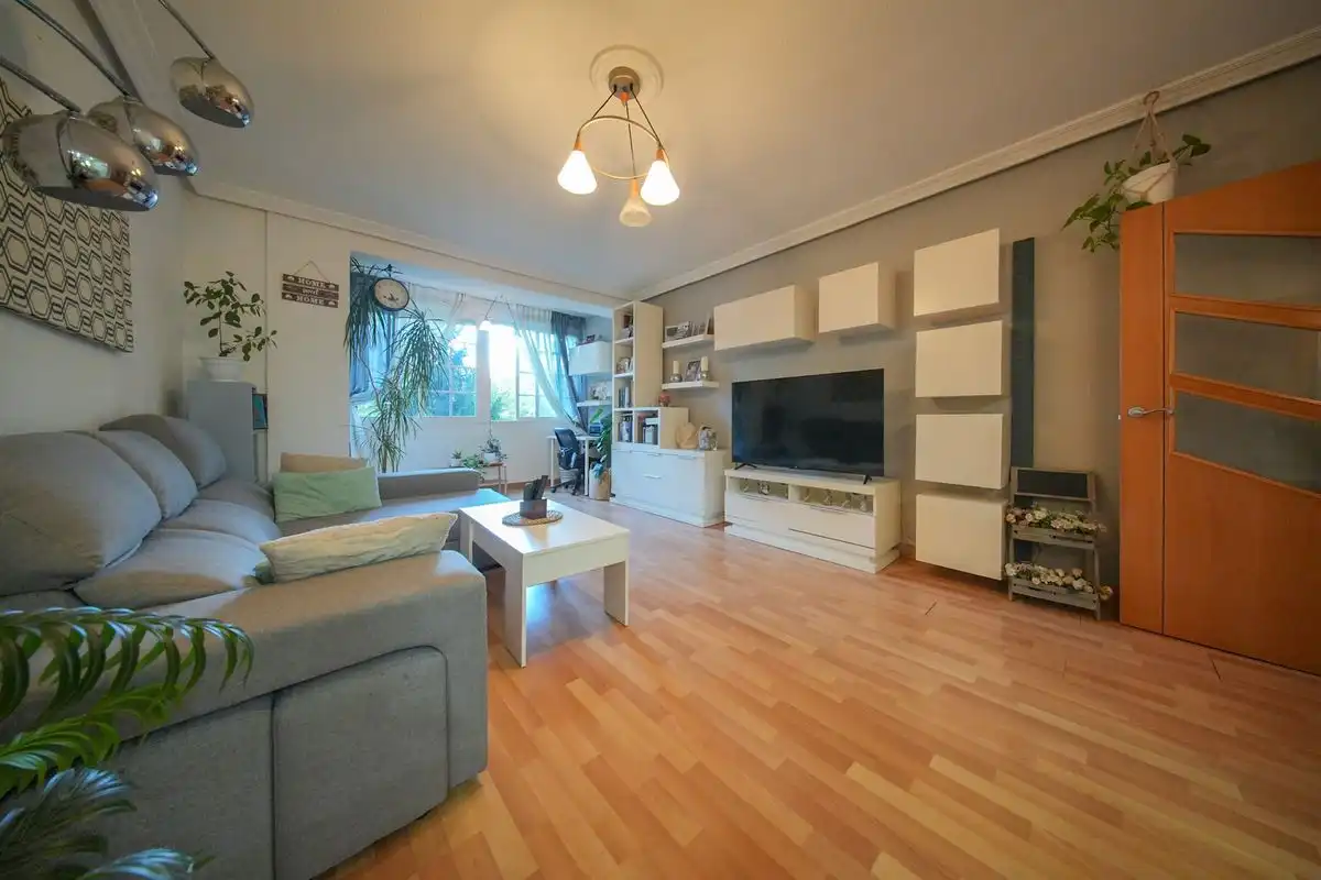 Sala de estar de Planta baja en venta en Móstoles con Calefacción, Jardín privado y Terraza
