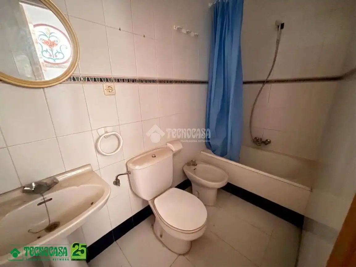 Baño de Piso en venta en Manzanares con Terraza y Balcón