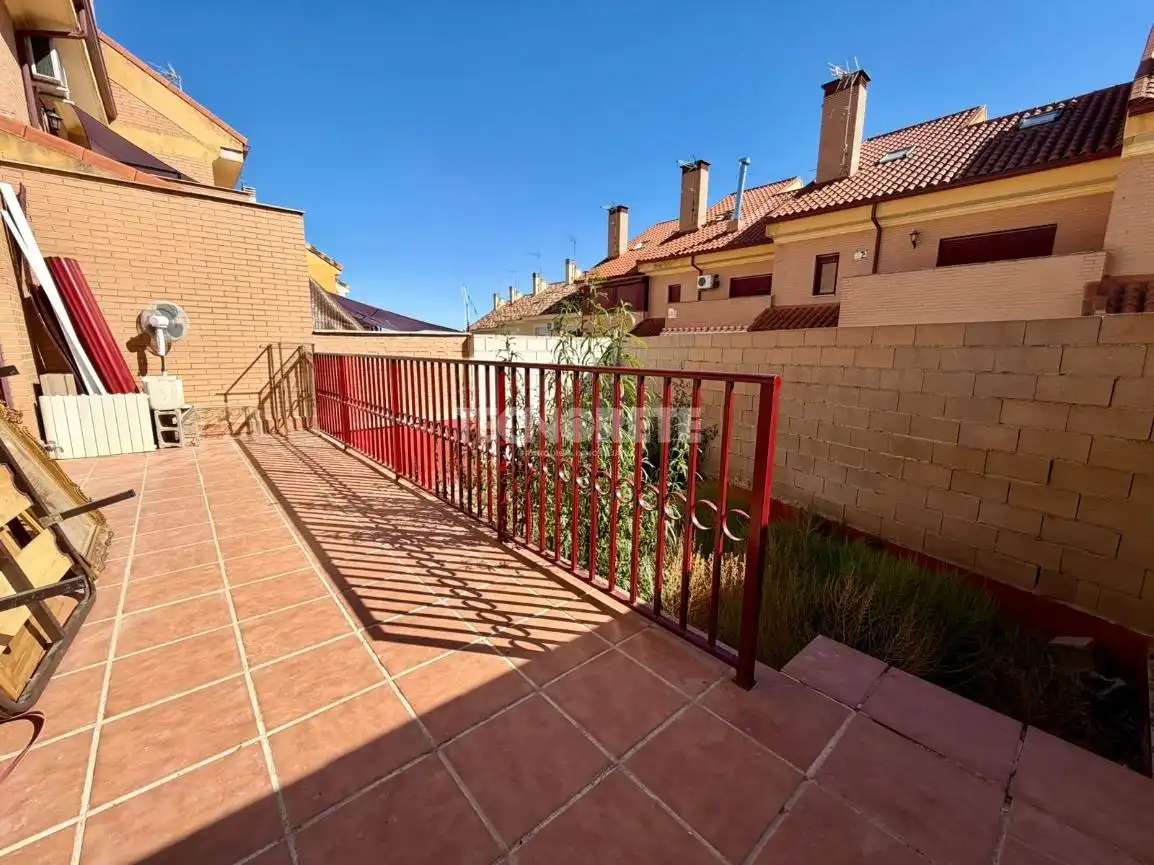 Casa bifamiliare in vendita a Yuncos