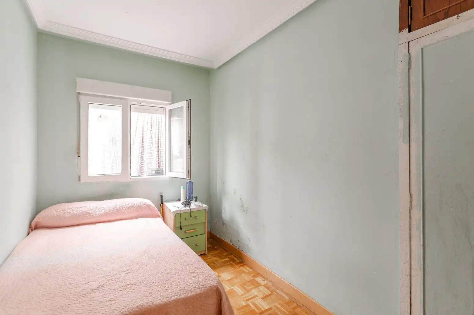 Habitación de Piso en venta en  Pamplona / Iruña con Calefacción y Terraza