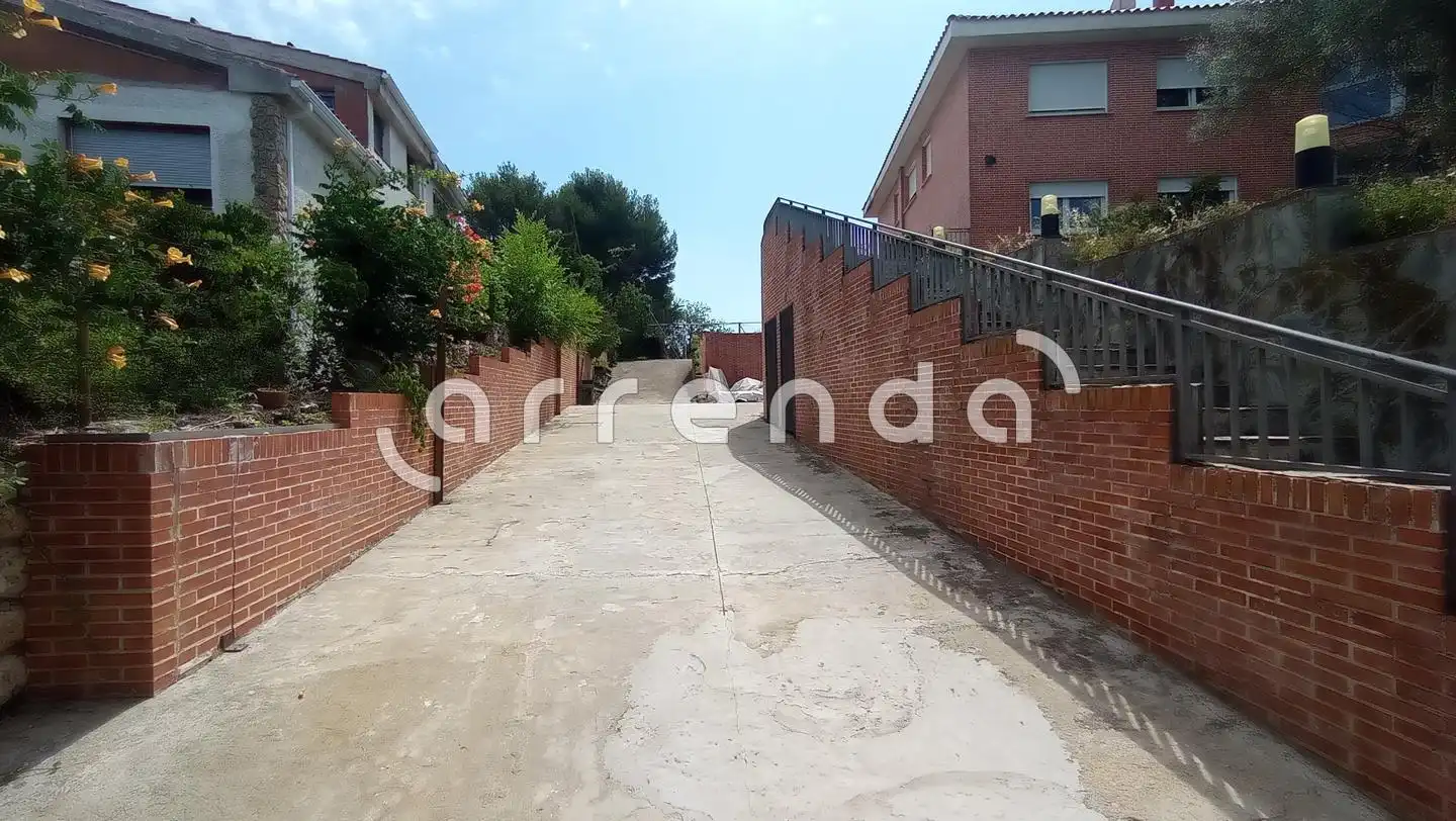 Vista exterior de Casa o chalet en venta en Villalbilla con Calefacción, Jardín privado y Terraza