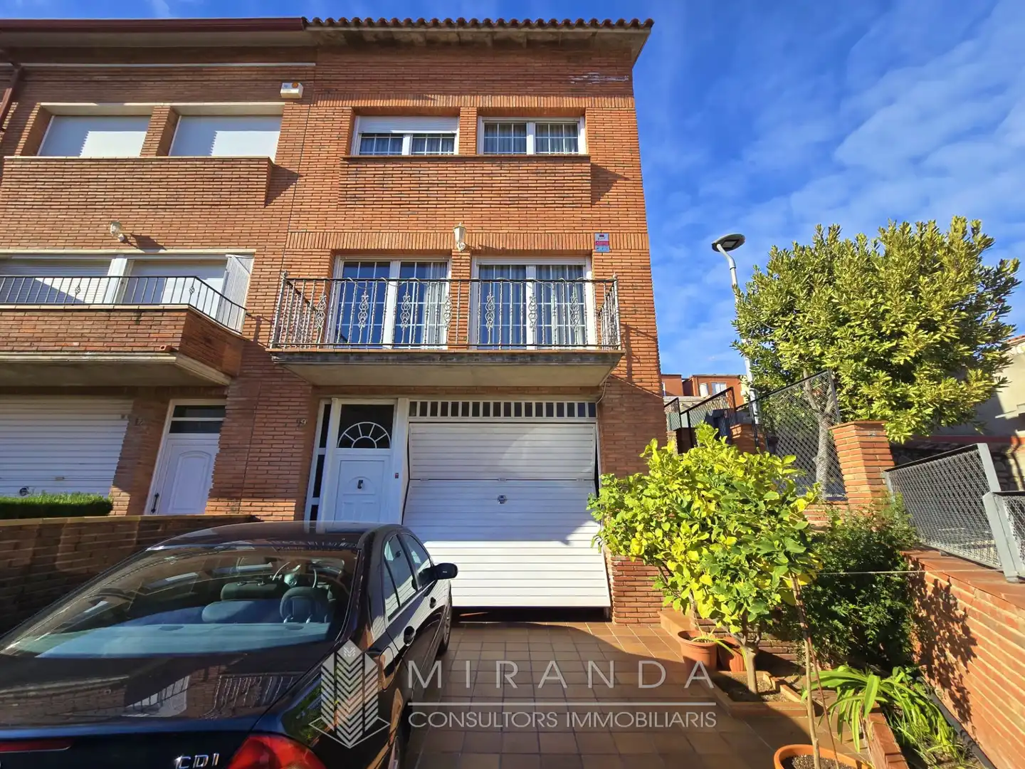 Vista exterior de Casa adosada en venta en Canovelles con Aire acondicionado, Calefacción y Terraza