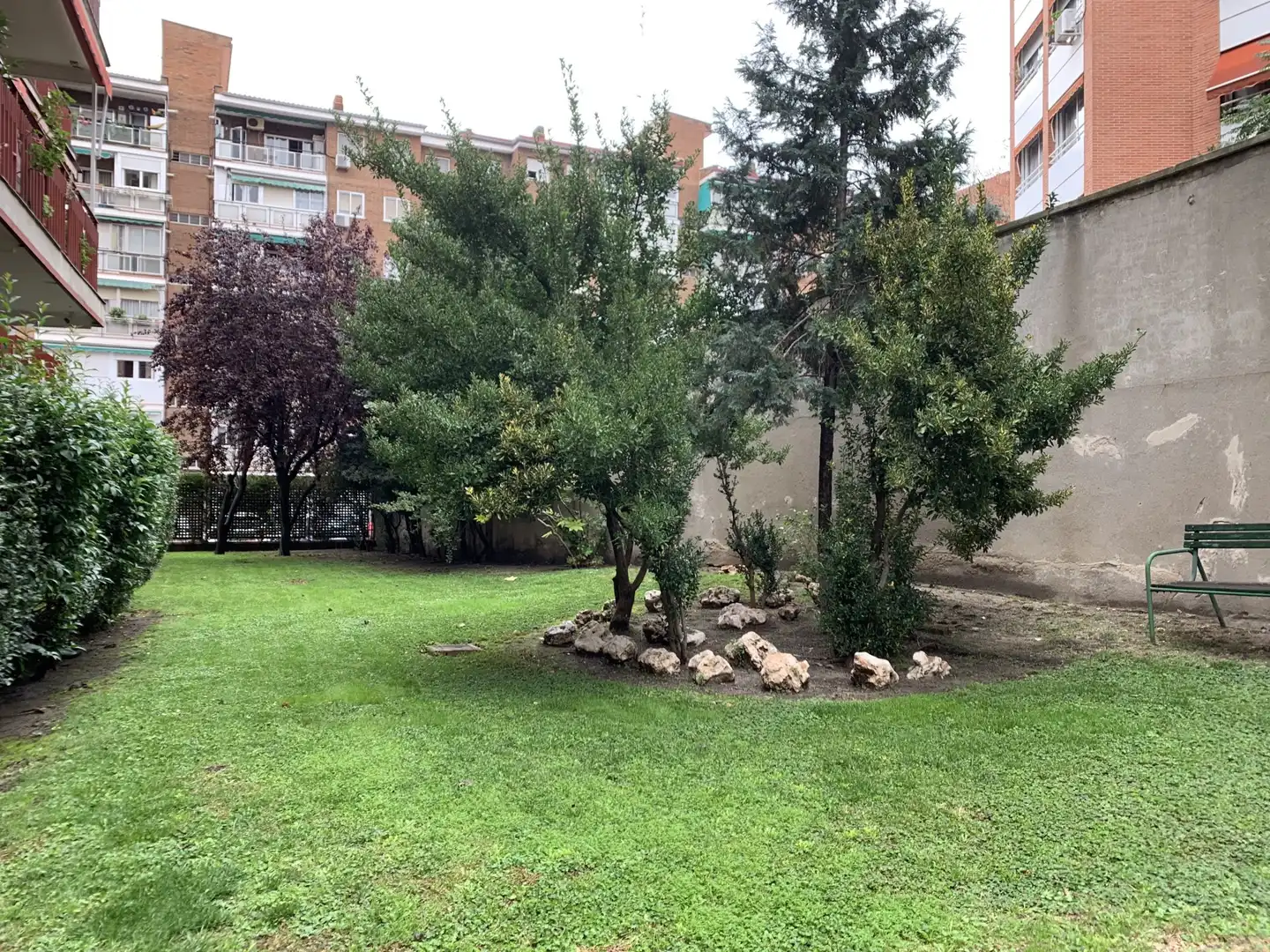 Jardí de Pis de lloguer en Madrid amb Aire condicionat, Calefacció i Moblat