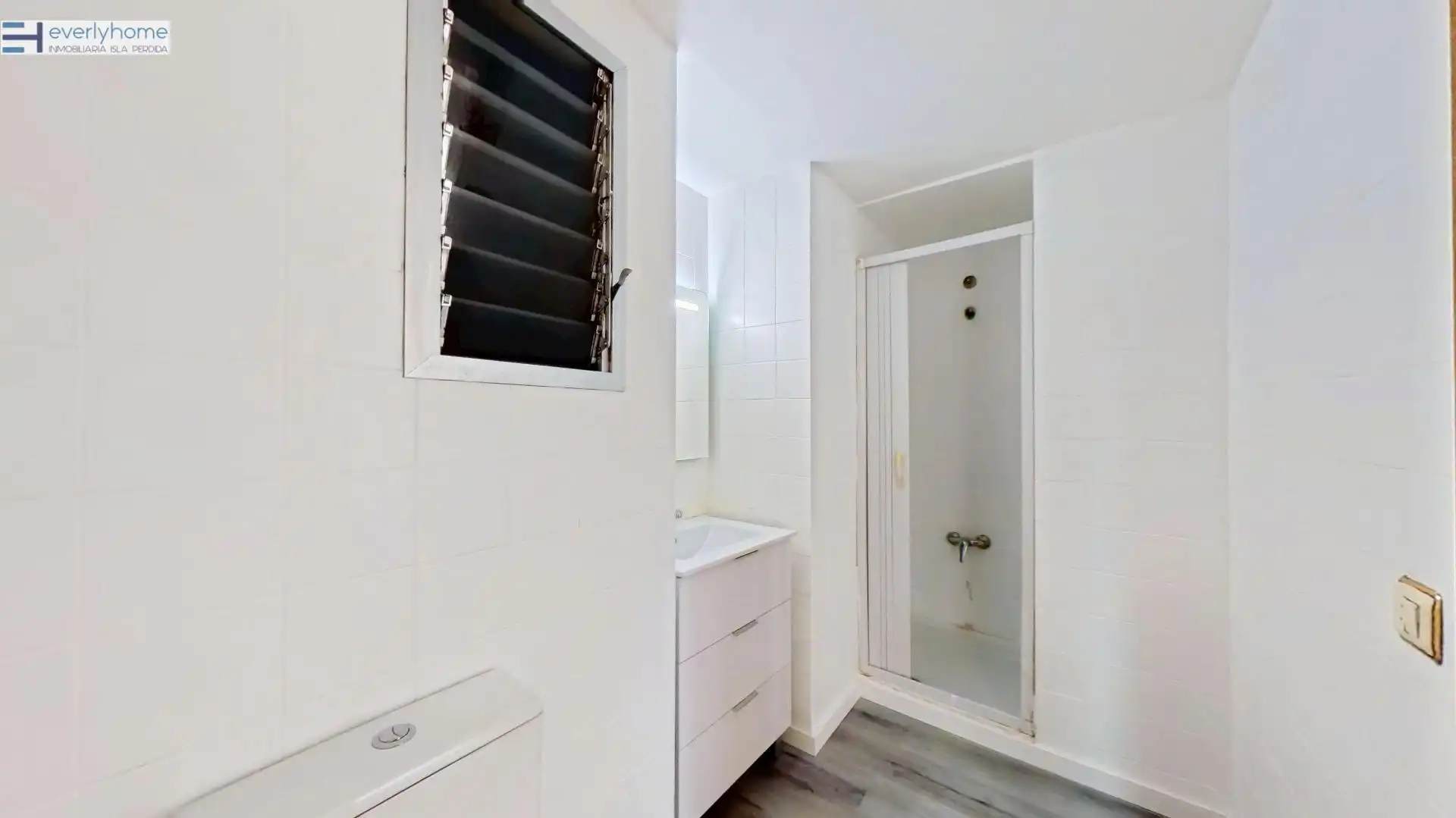 Baño de Piso en venta en Valencia con Balcón