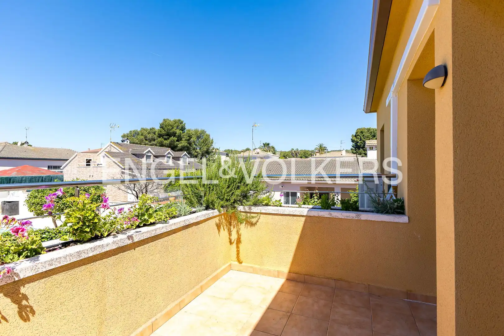 Terrassa de Casa o xalet en venda en Cubelles amb Aire condicionat, Calefacció i Jardí privat