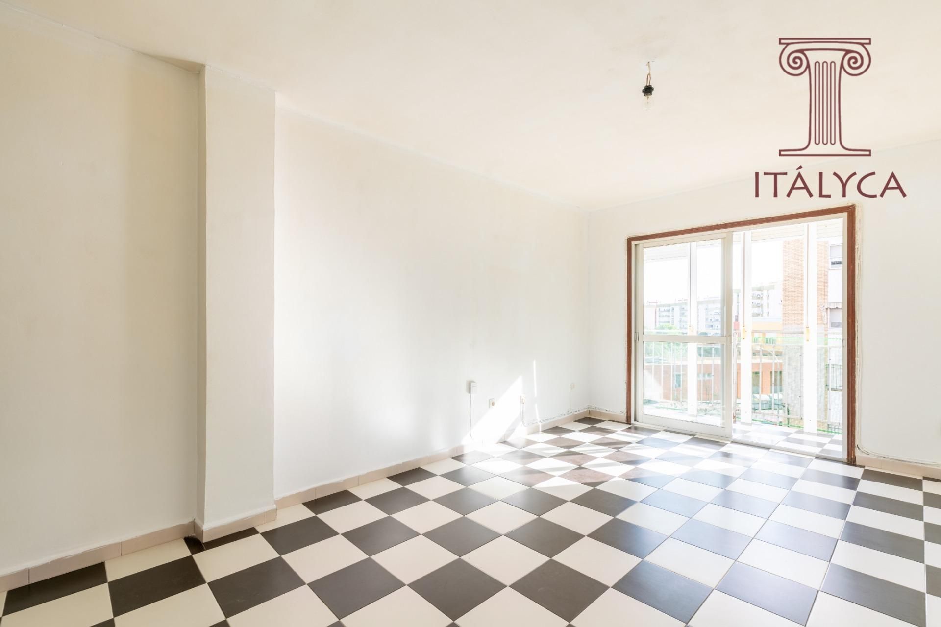 Flat for sale in  Sevilla Capital  with Terrace