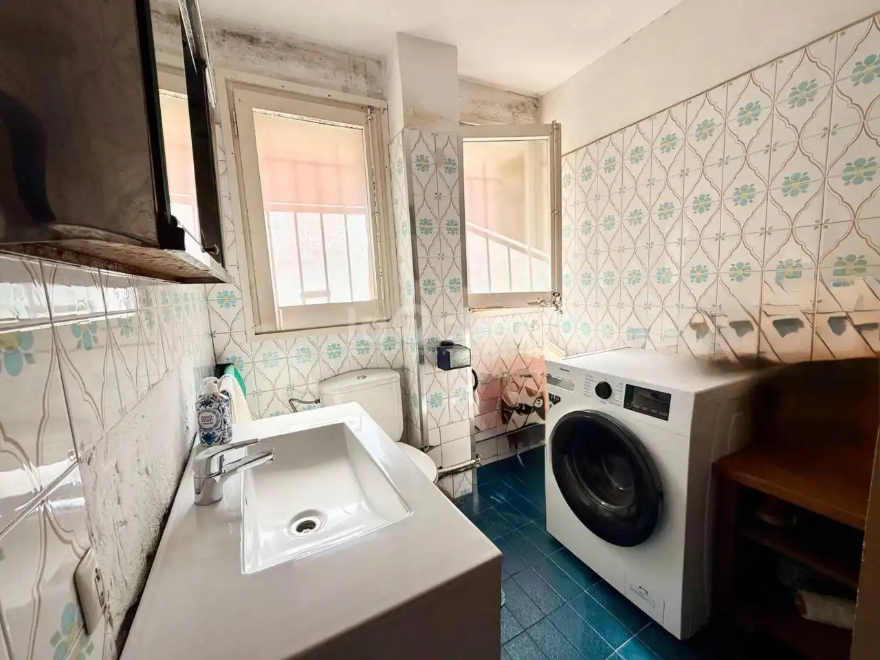 Bathroom of Flat for sale in Vic