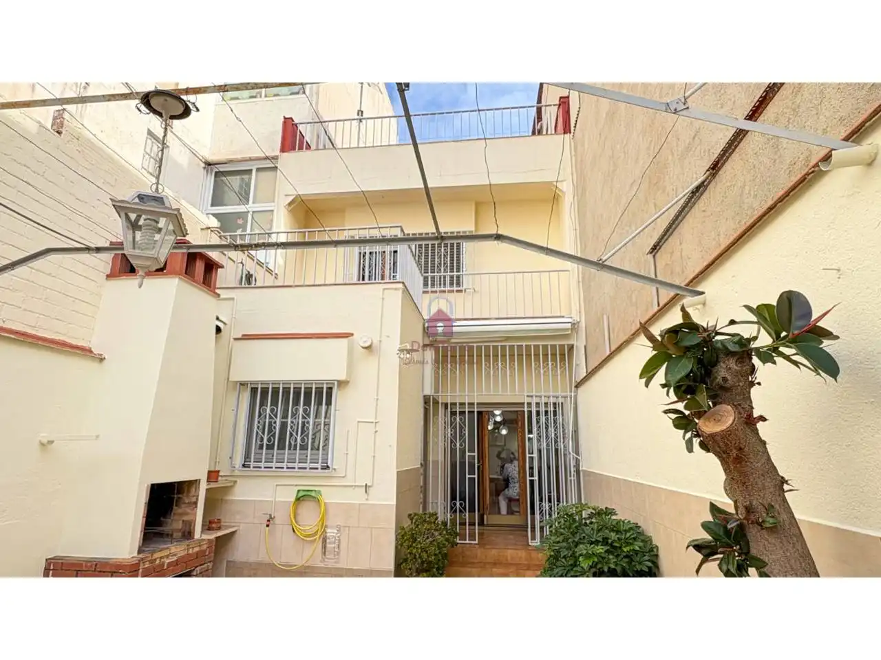 Vista exterior de Casa o chalet en venta en Terrassa con Calefacción y Terraza