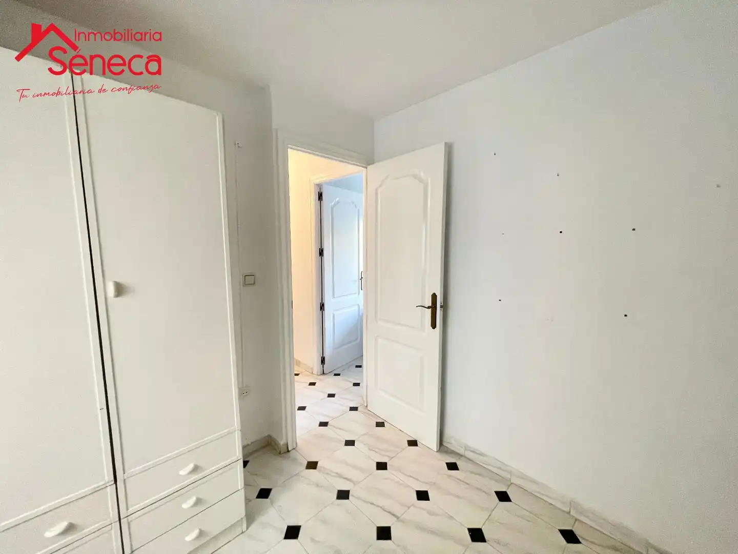 Bedroom of Flat for sale in Córdoba  with Air Conditioner