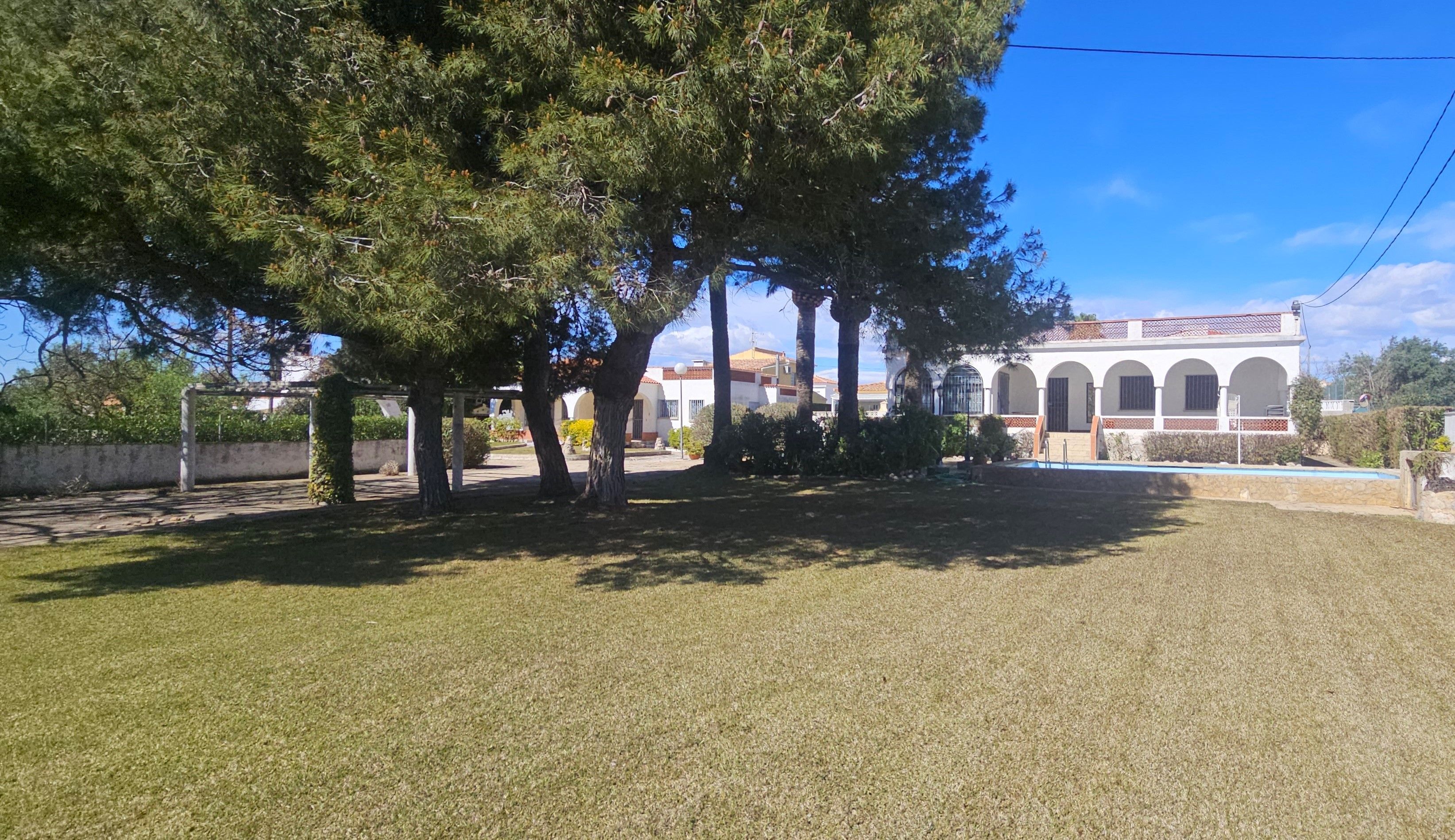 Vista exterior de Casa o xalet en venda en Vinaròs amb Calefacció, Jardí privat i Terrassa