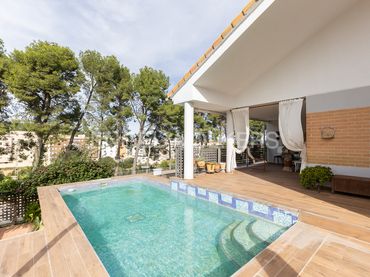 Casa amb balcó de lloguer a Reino de Valencia