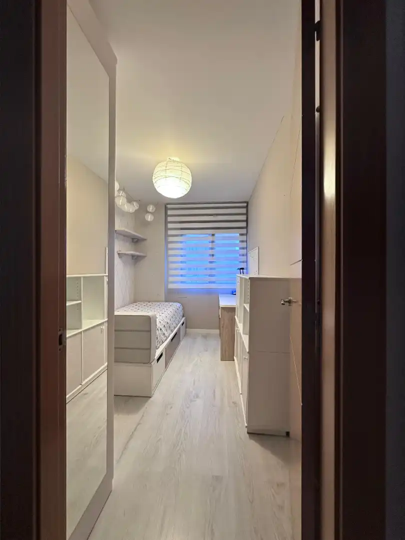 Habitación de Piso en venta en Gijón  con Amueblado