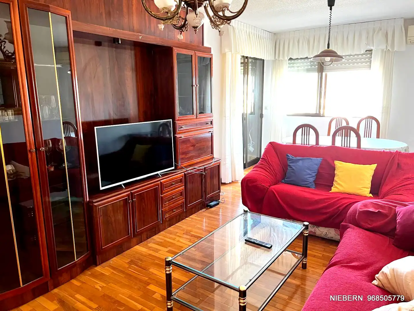 Appartamento con terrazza in affitto a Calle Doctor Luis Calandre 18, imagen 20