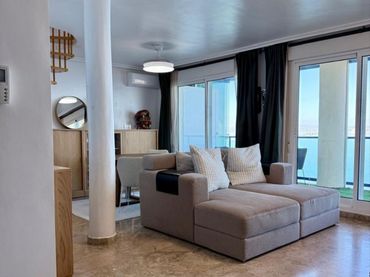 Penthouse with balcony for sale in Playa de las Gaviotas - El Pedrucho