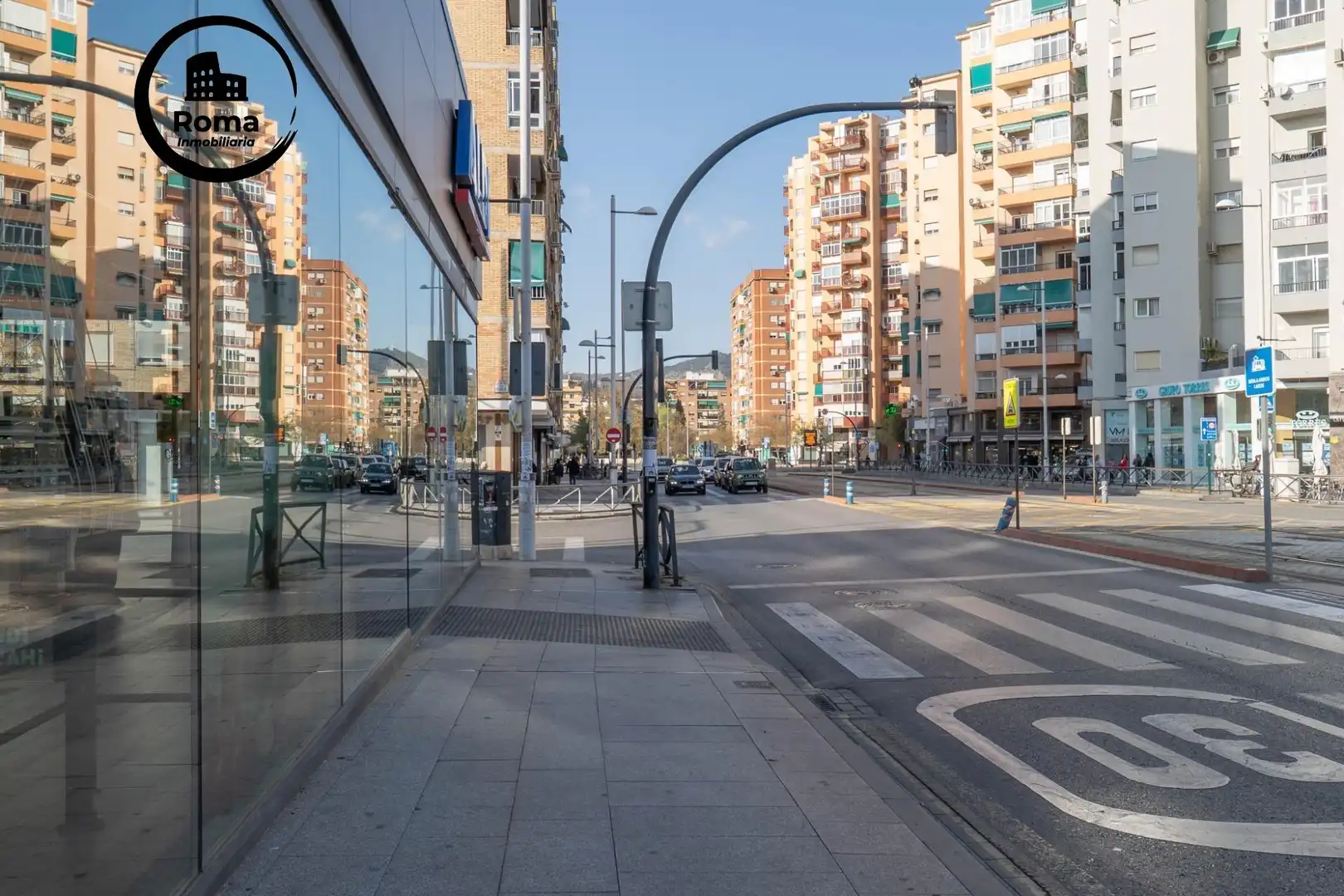 Vista exterior de Pis en venda en Granada amb Aire condicionat i Balcó