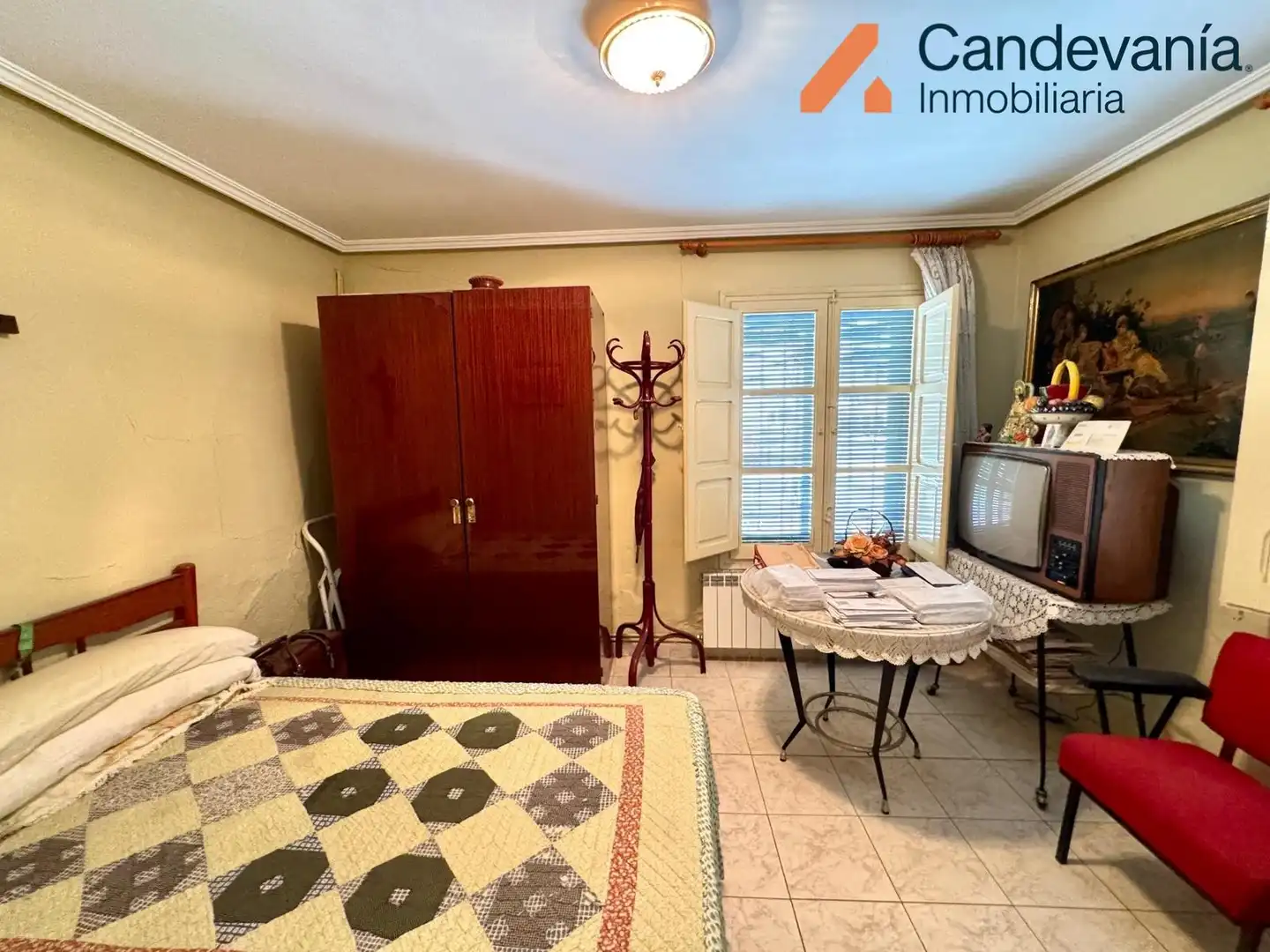 Außenansicht von Country house zum Verkauf in San Mateo de Gállego mit Heizung und Privatgarten