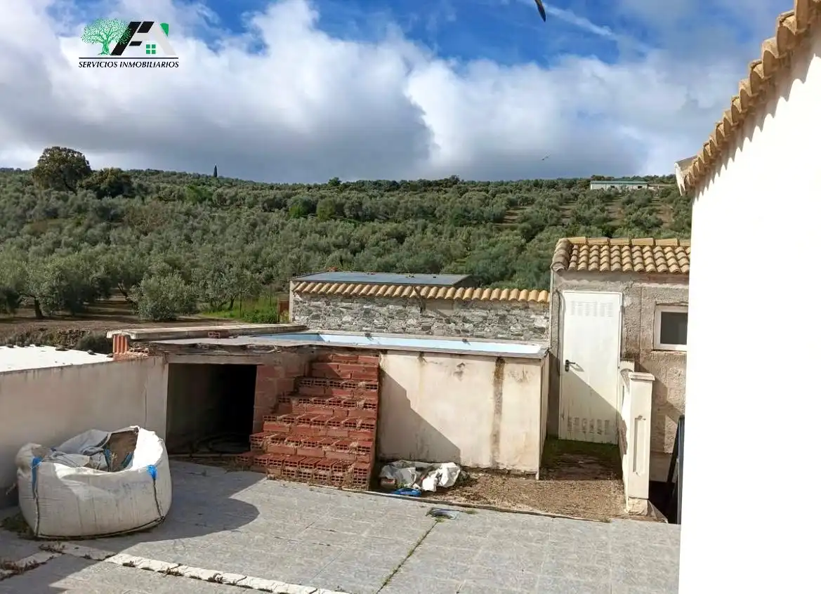 Haus mit Pool zum Verkauf in Calle Hoyo de Valdecanales