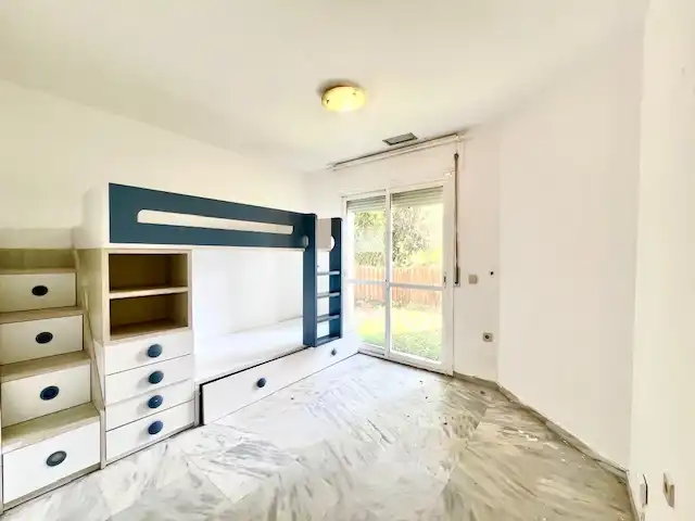 Habitación de Piso en venta en Marbella con Aire acondicionado, Jardín privado y Terraza