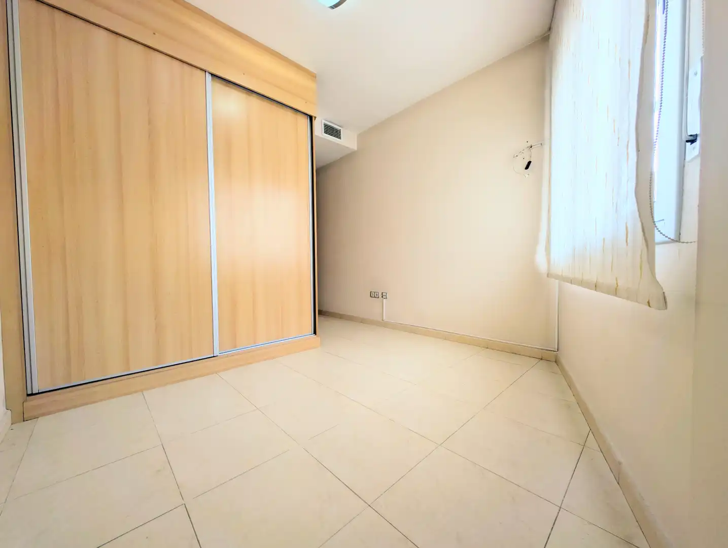 Habitación de Planta baja en venta en Terrassa con Aire acondicionado, Terraza y Amueblado