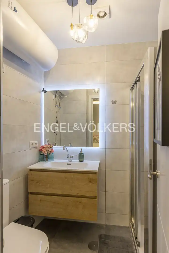 Badezimmer von Wohnung zur Miete in Madrid mit Klimaanlage, Heizung und Möbliert