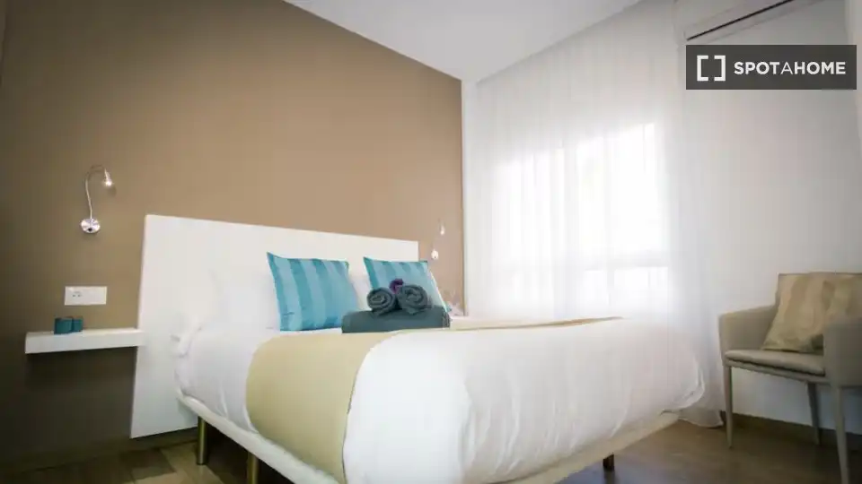 Bedroom of Study for share in Málaga  with Air Conditioner, Heating and Terrace