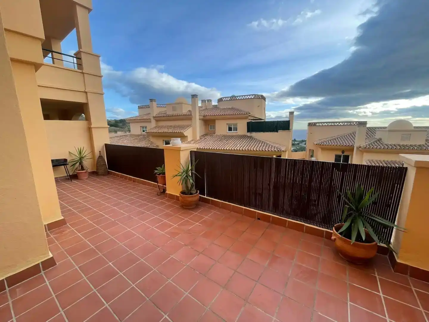 Terrasse von Wohnung zur Miete in Mijas mit Schwimmbad und Balkon
