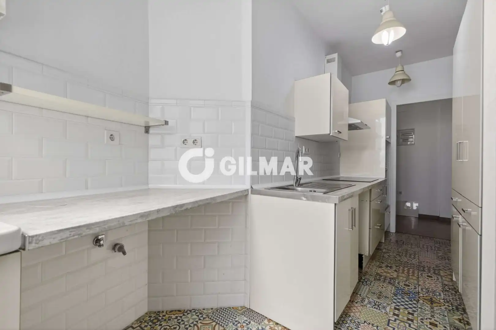 Cuina de Pis en venda en Sevilla amb Calefacció i Balcó
