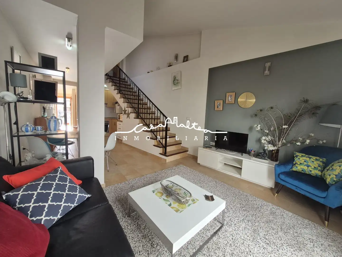 Sala d'estar de Dúplex de lloguer en Altea amb Aire condicionat, Traster i Moblat