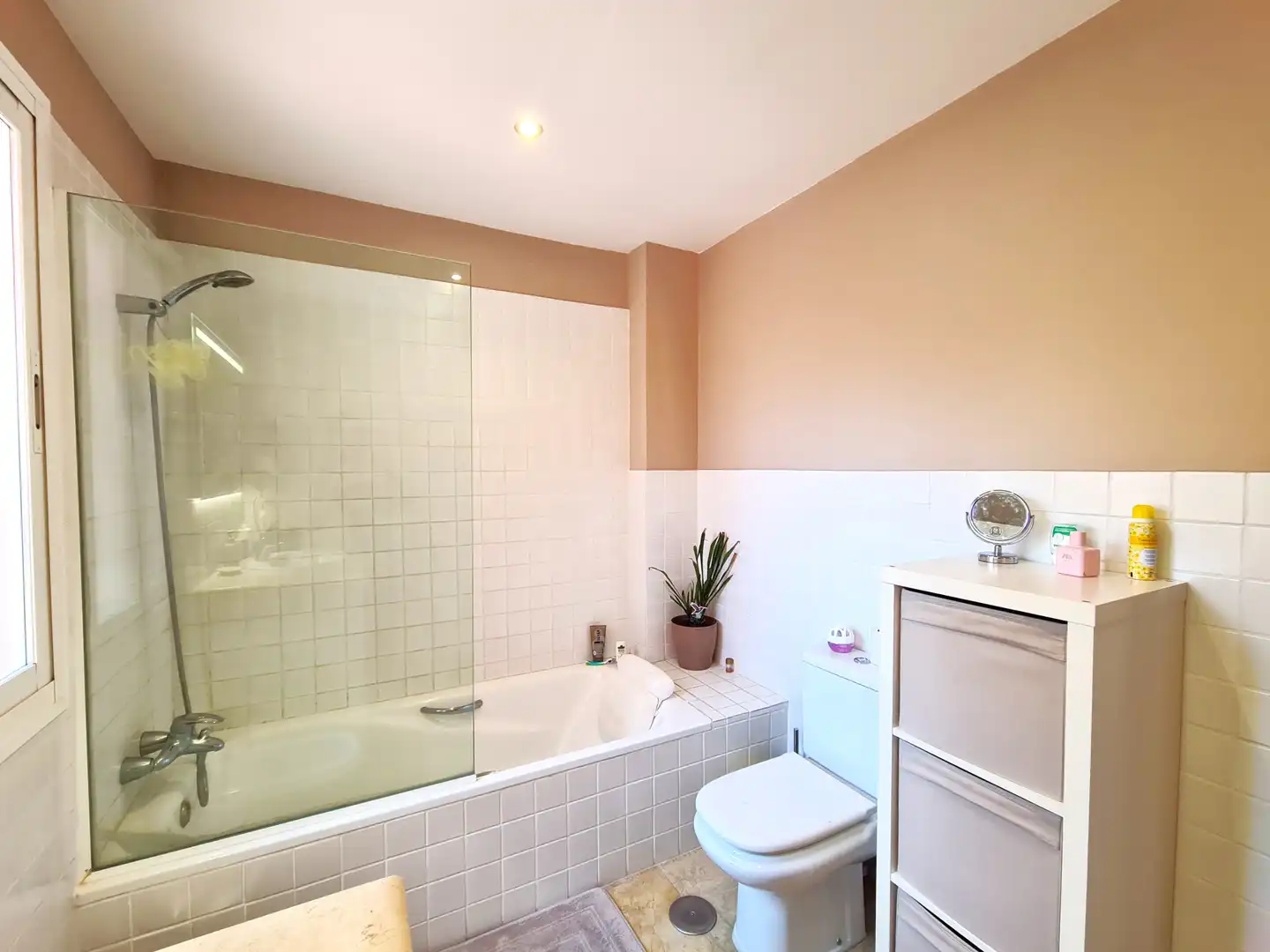 Bathroom of Detached homes for sale in Estepona  with Air Conditioner, Private garden and Terrace