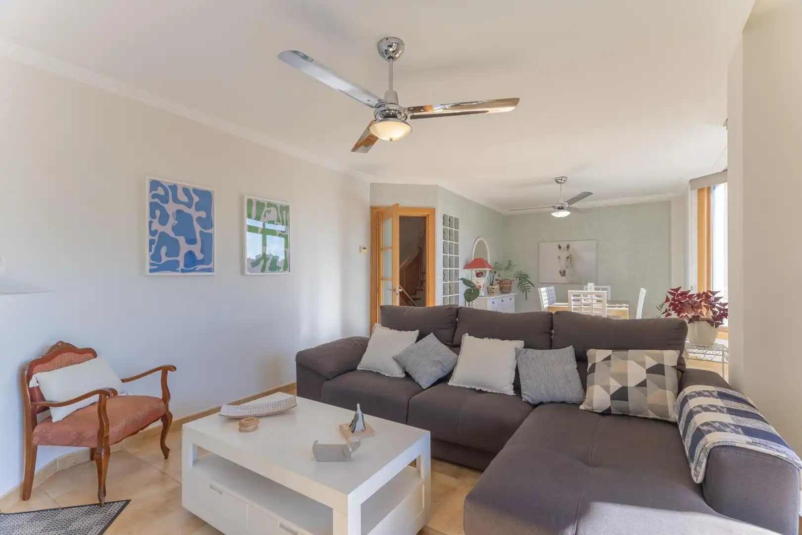 Sala de estar de Casa adosada en venta en Moaña con Calefacción, Terraza y Amueblado