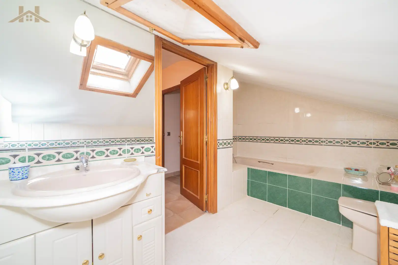 Bany de Casa o xalet en venda en Guadarrama amb Calefacció, Jardí privat i Piscina