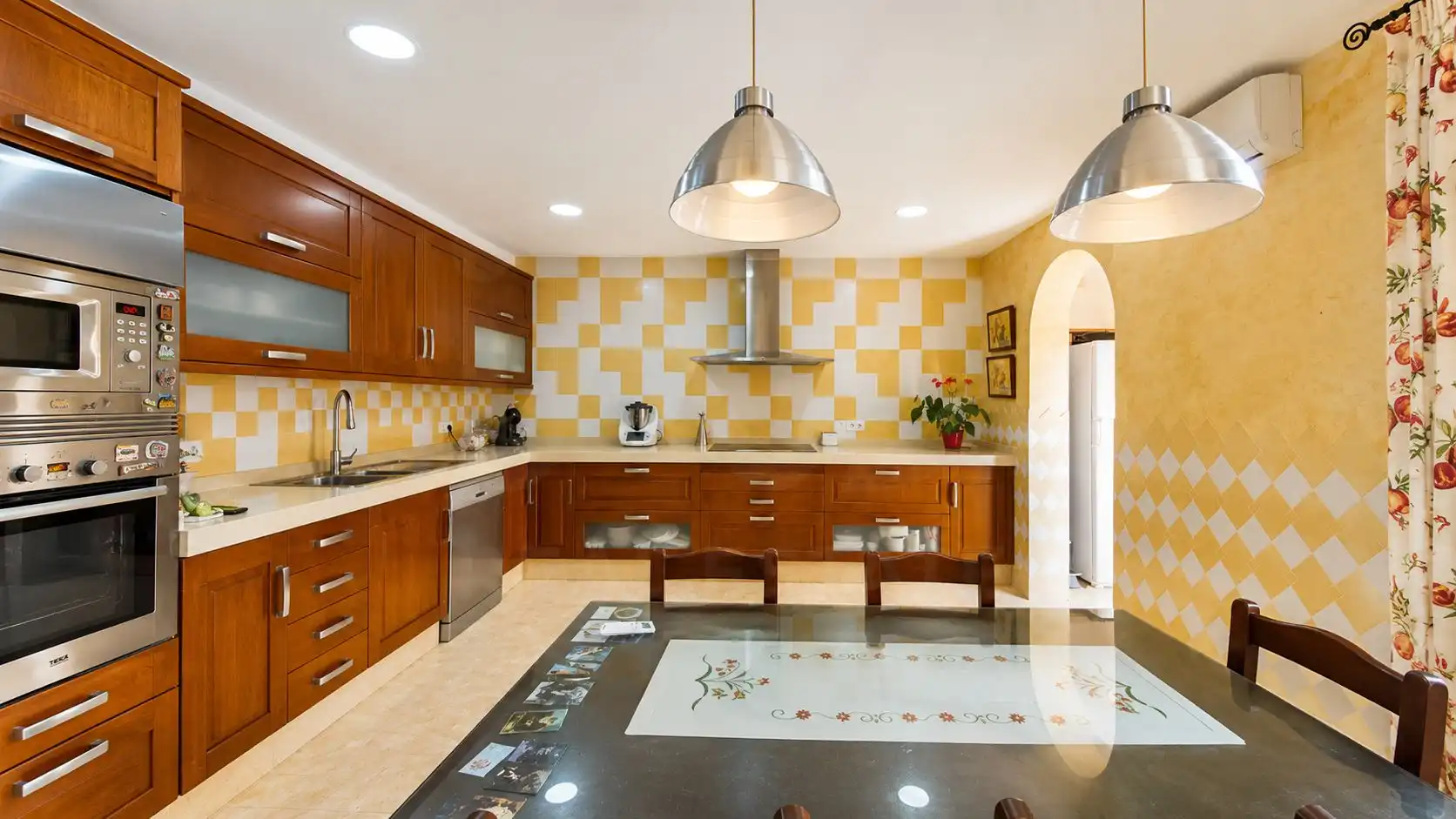 Cocina de Piso en venta en Periurbano Oeste - Sierra