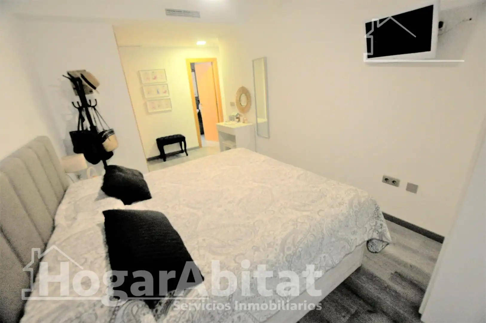Bedroom of Attic for sale in Alcàsser  with Air Conditioner, Parquet flooring and Terrace