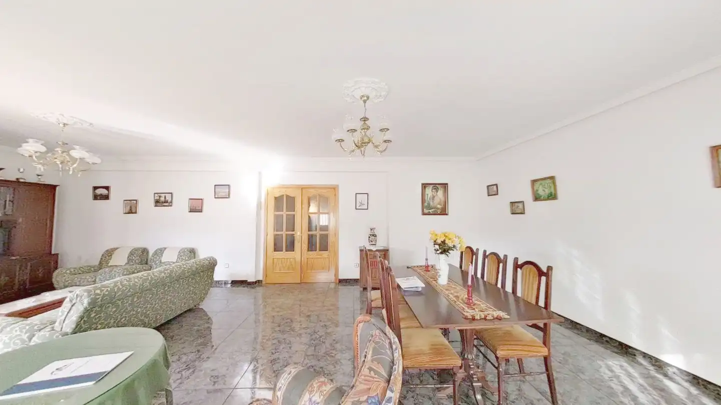 Comedor de Piso en venta en Navahermosa con Calefacción, Terraza y Amueblado
