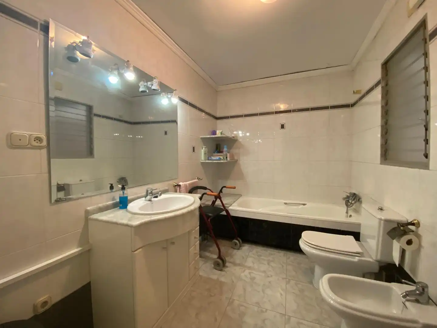 Bathroom of Flat for sale in Gandia  with Air Conditioner, Heating and Furnished