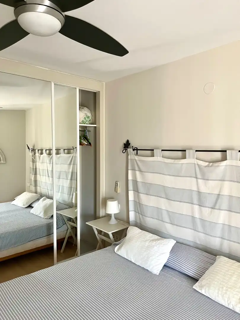 Habitación de Piso de alquiler en Marbella con Aire acondicionado, Calefacción y Parquet