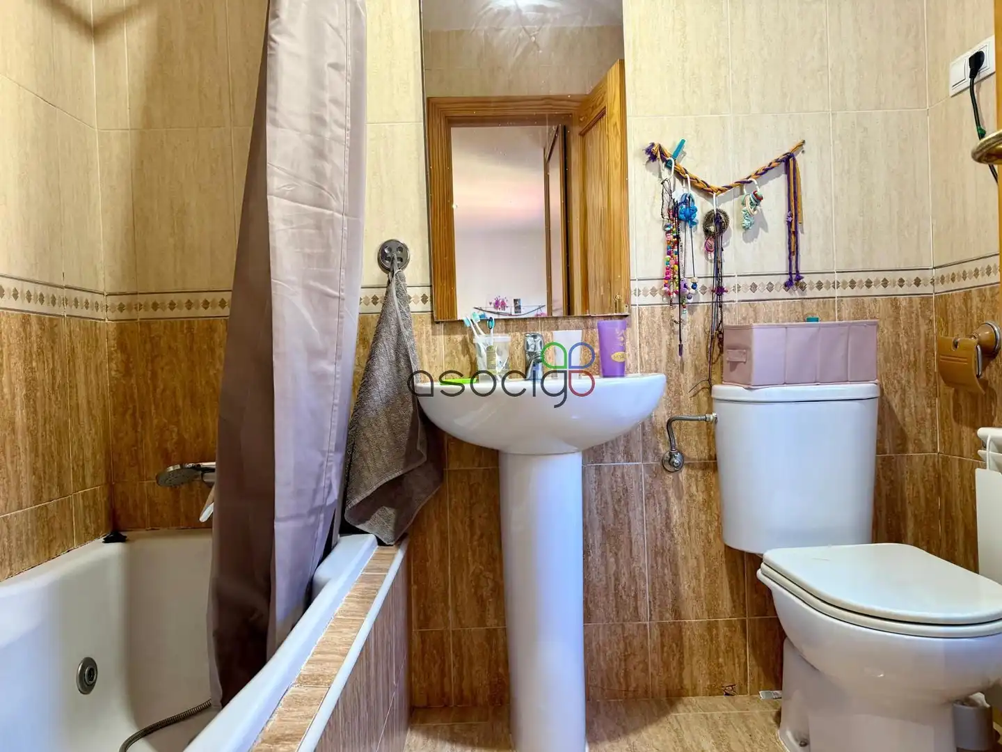 Baño de Casa adosada en venta en Chiloeches con Calefacción y Jardín privado