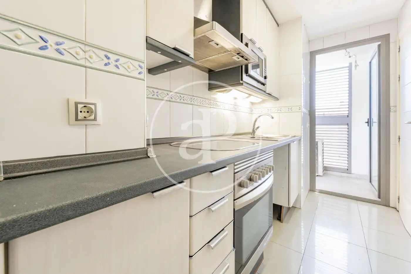 Cuina de Àtic en venda en Madrid amb Aire condicionat, Calefacció i Terrassa