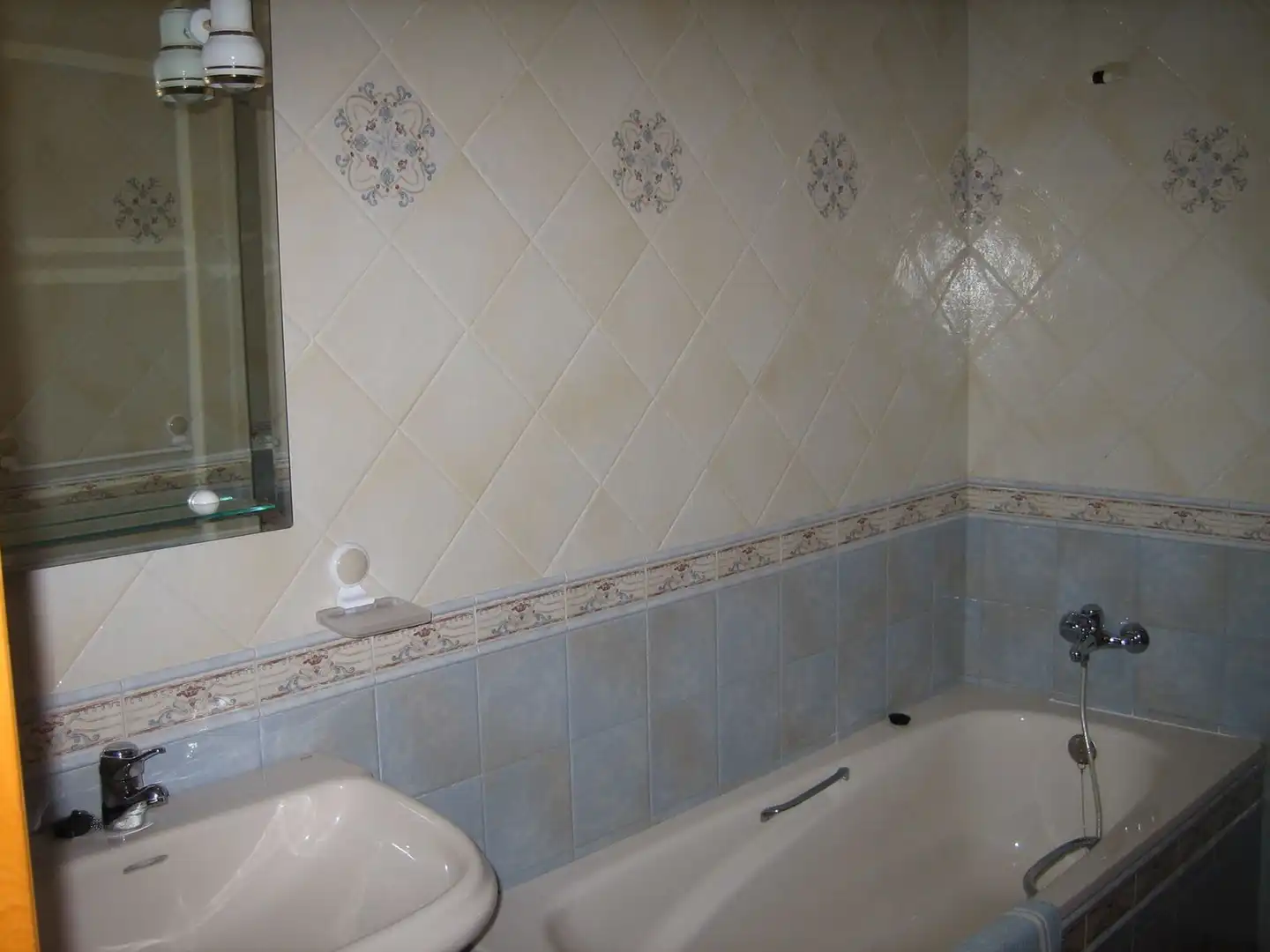 Bathroom of Houses for rent in Nerja  with Air Conditioner, Heating and Private garden