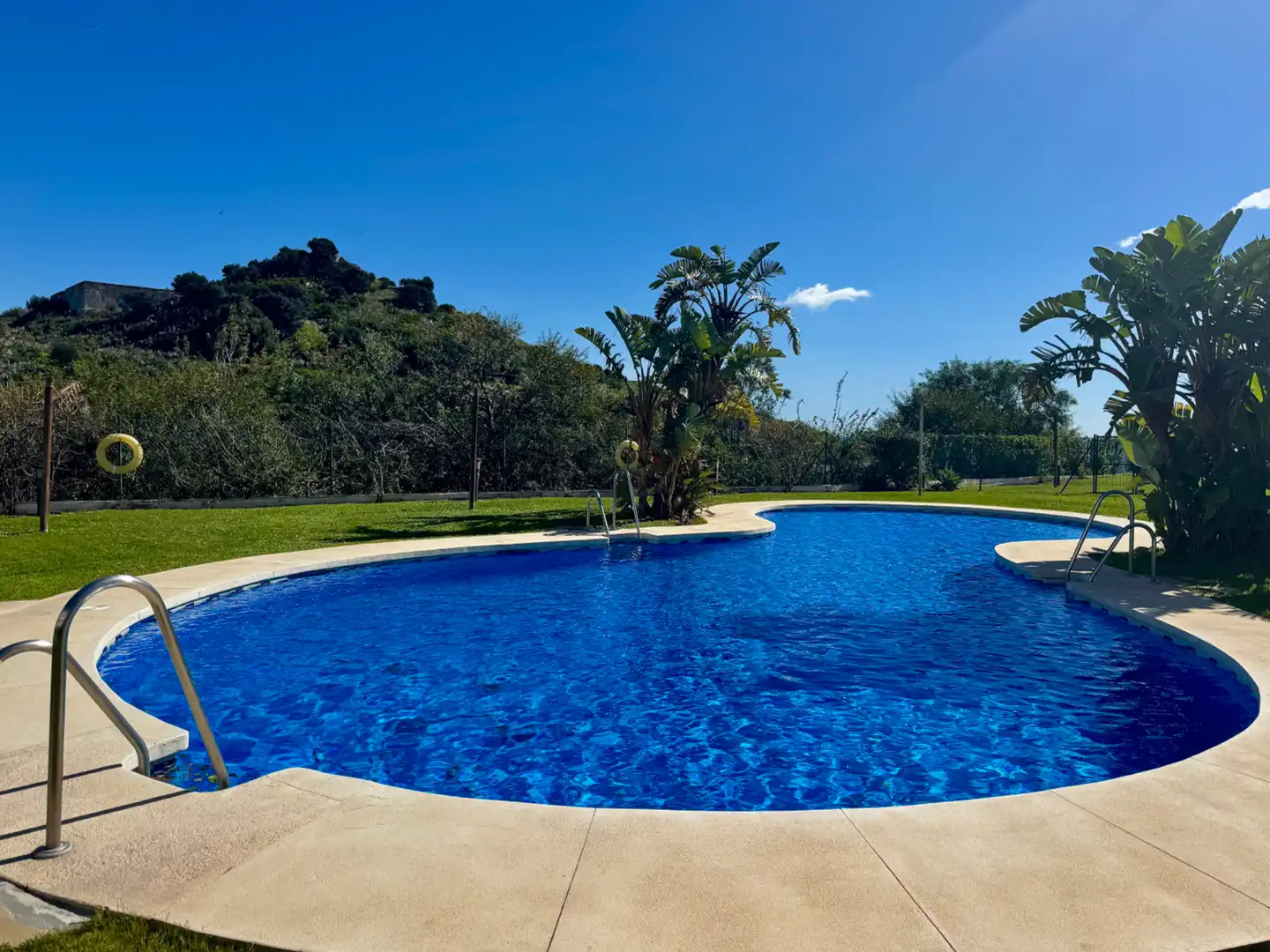 Piscina de Apartament en venda en Benalmádena amb Aire condicionat, Terrassa i Moblat