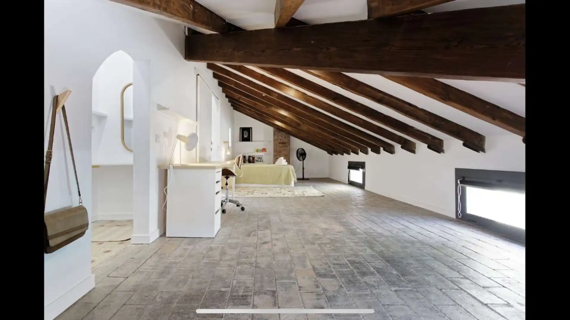 Vista exterior de Piso para compartir en Sabadell con Aire acondicionado, Calefacción y Terraza