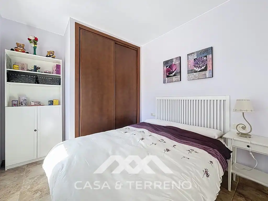 Habitación de Casa adosada en venta en Salares con Terraza