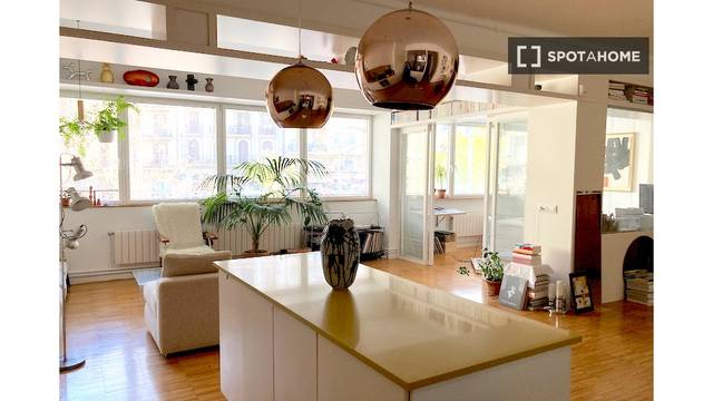 Piso en Alquiler en El Poble Sec - Parc de Montjuïc